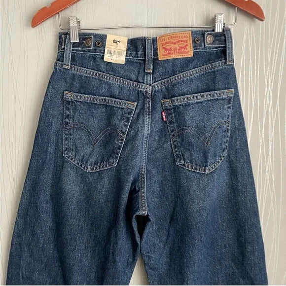 NWT Levi’s Cinch Barrel Jeans - Picture 9 of 16